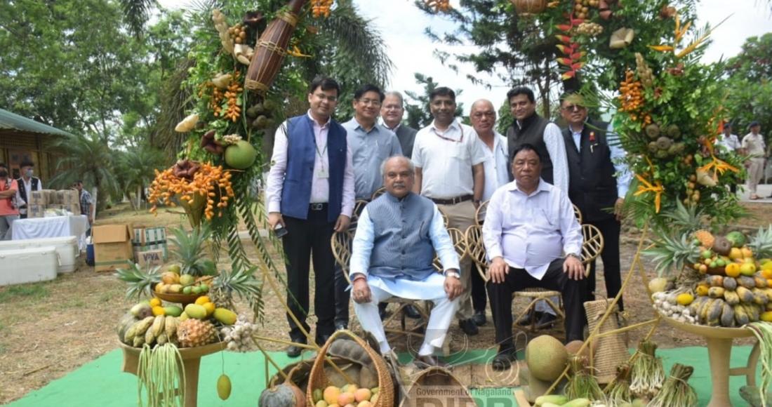 Union Minister for Agriculture and others at Nagaland organic photo booth, at Agri Expo