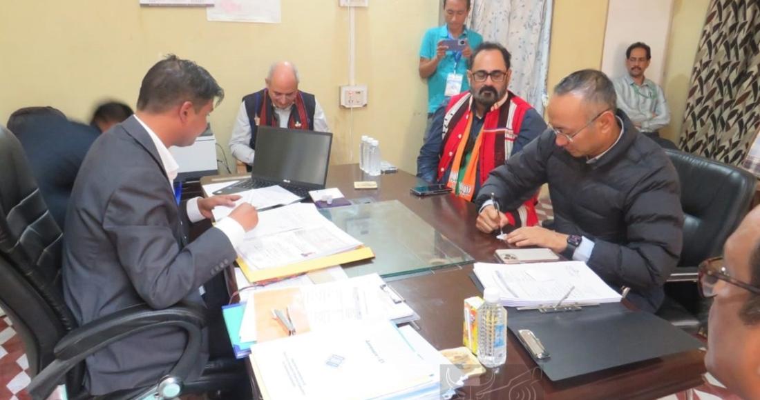 FIVE CANDIDATES FROM 40 AC BHANDARI FILE NOMINATION PAPERS