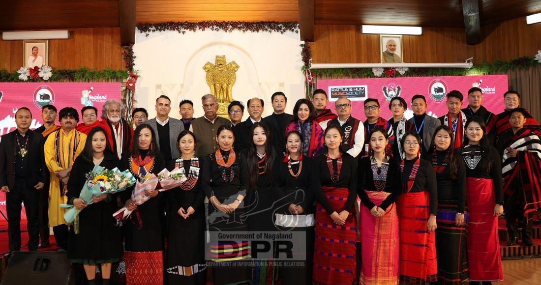 The Governor of Nagaland, La Ganesan, Chief Minister Neiphiu Rio and Managing Director, JK Tyre & Industries Ltd. Anshuman Singhania with the artistes who performed at the 7th Handshake Concert held at Raj Bhavan on 4th December 2023. (DIPR) 