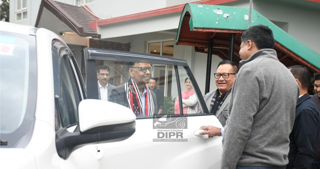 Dy. Chief Minister T. R. Zeliang bids farewell to the Sixteenth Finance Commission members as they depart from Hotel Vivor, Kohima on 7th November 2024. (DPRO Kohima) 