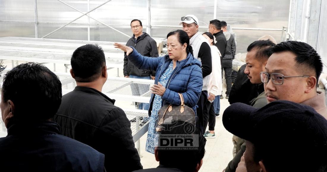 MINISTER KRUSE VISITS ATOIZU HORTICULTURE FARM