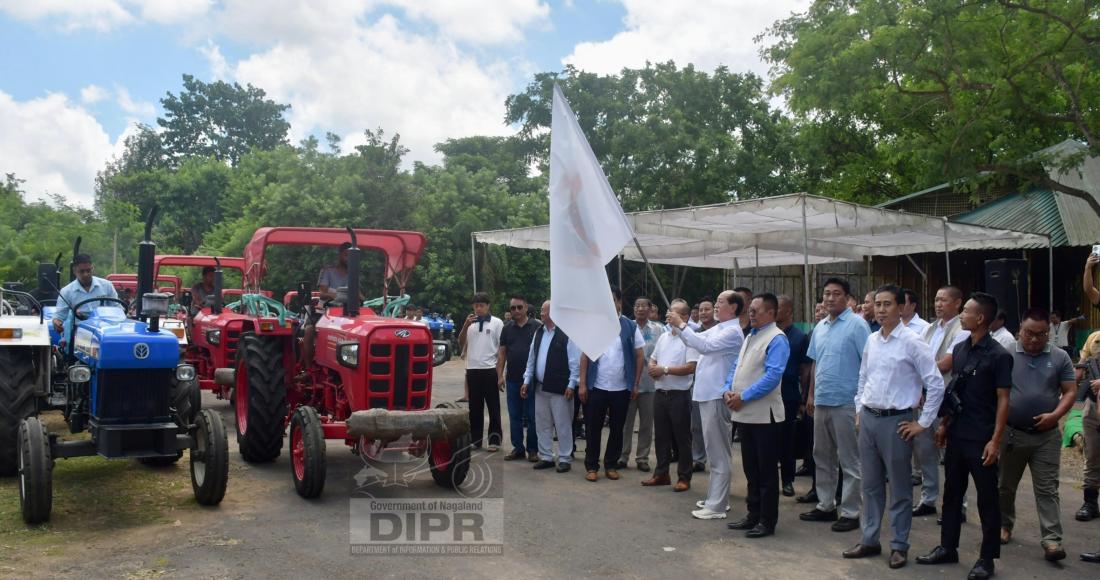 chief-minister-flags-off-tractors-and-tata-mobiles-under-cm-corpus-fund