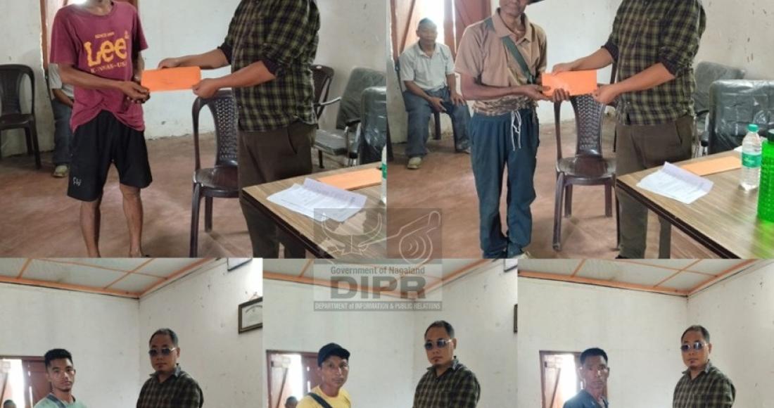 SDO(C) Phomching, Vejoyo Swuro handed over the Emergency Relief Fund to the fire victim families
