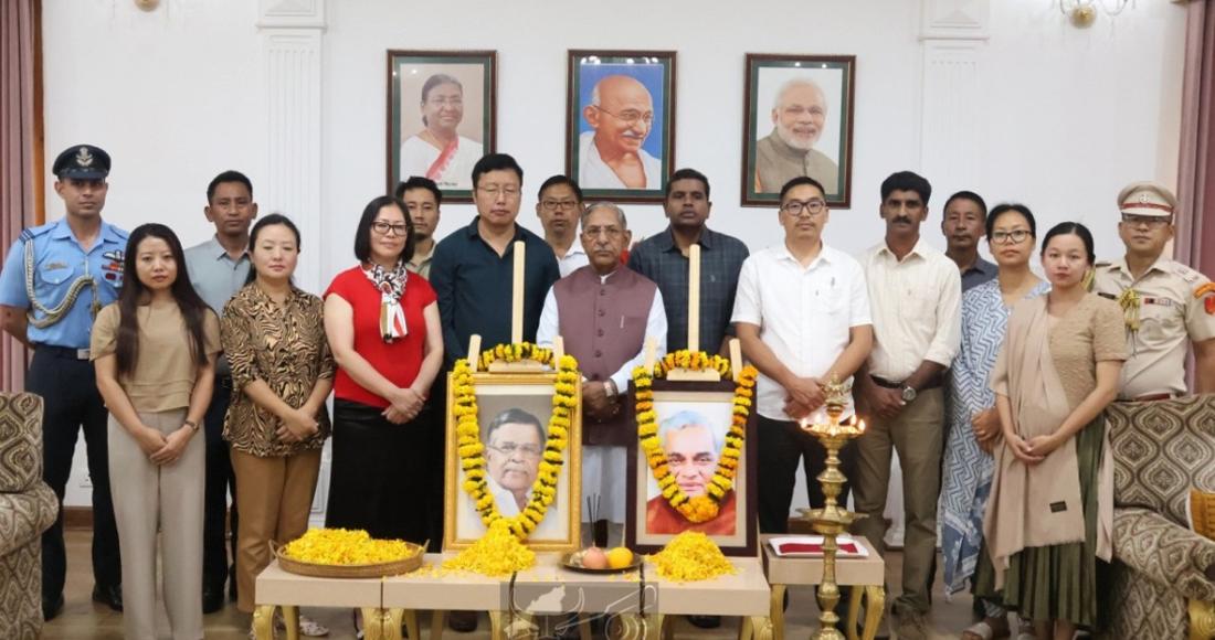 GOVERNOR PAYS HOMAGE TO VAJPAYEE, LA. GANESAN ON DEATH ANNIVERSARY